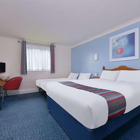 Travelodge Bedford Goldington Road Номер фото