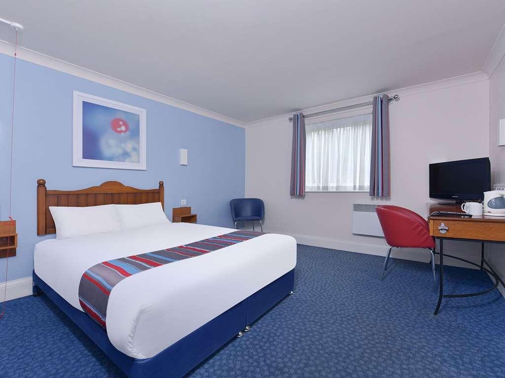Travelodge Bedford Goldington Road Номер фото