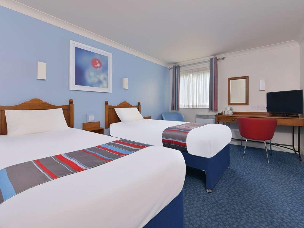 Travelodge Bedford Goldington Road Номер фото
