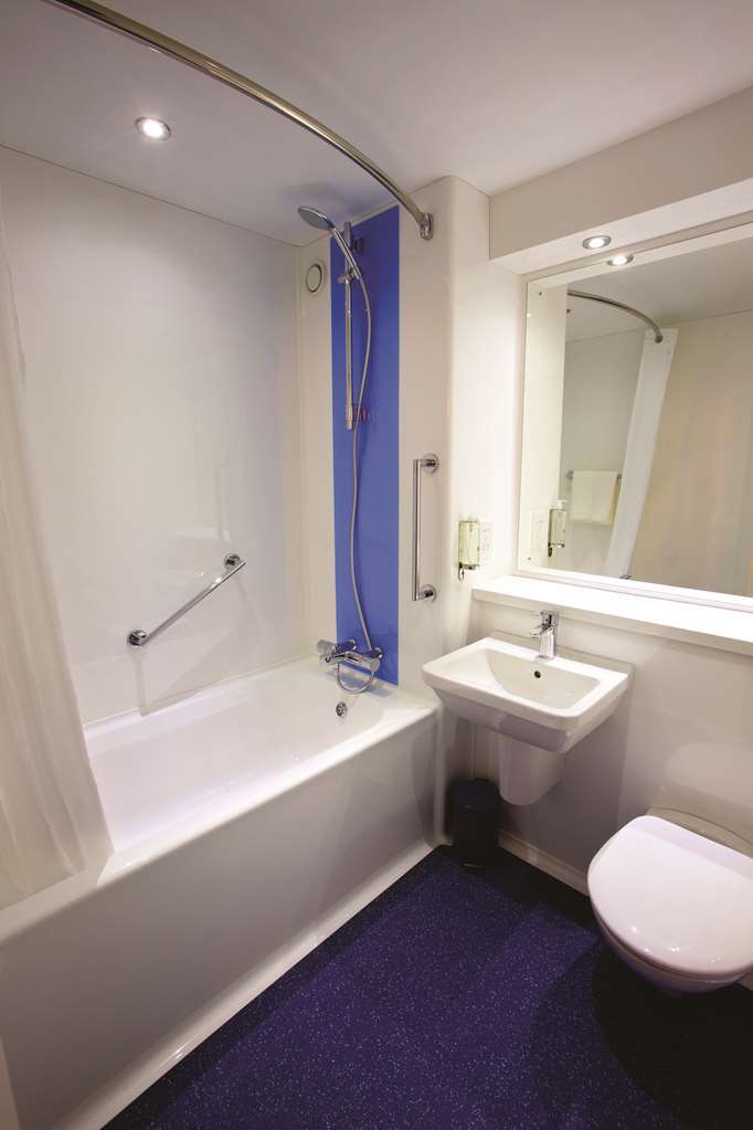 Travelodge Bedford Goldington Road Номер фото