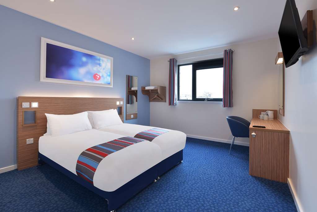 Travelodge Bedford Goldington Road Номер фото
